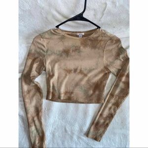 Garage cropped long sleeve nude crop top